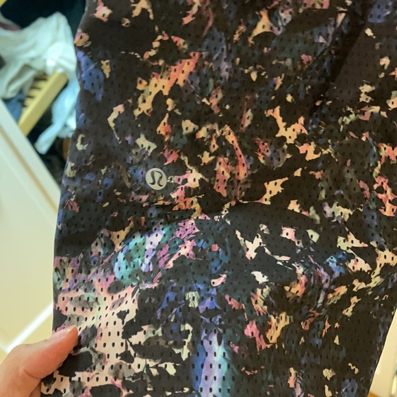 Lululemon yoga crops super cute EUC! - Picture 5 of 7